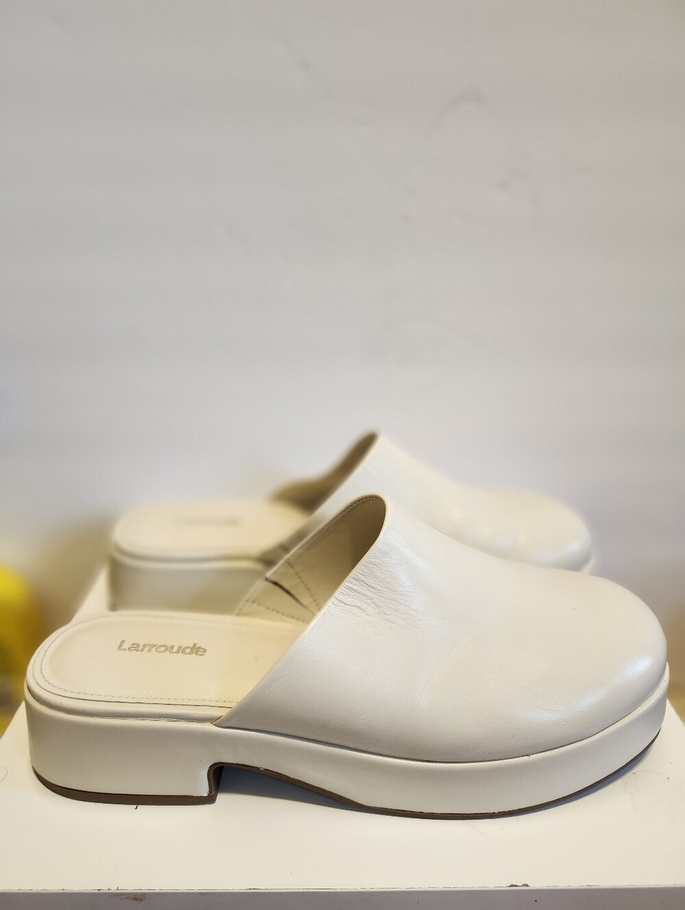 Larroudé "Miso" Cream Leather Platform Clogs /Mules Size 9 Original Retail $315 - Picture 3 of 10